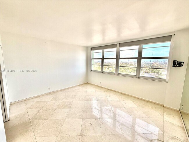 Building Photo - 2150 Sans Souci Blvd