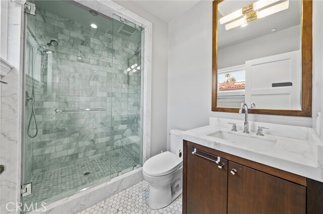 Building Photo - 823 S Bundy Dr