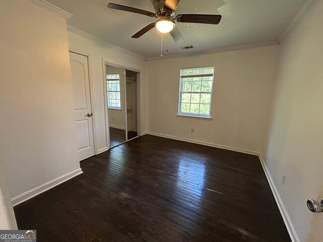 Building Photo - 5 Indianola Dr