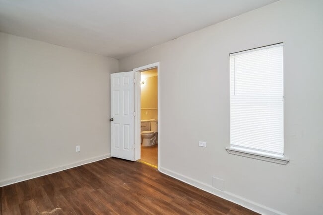 Building Photo - AVAILABLE NOW! Home for rent in Leeds AL! Close to shopping and food!