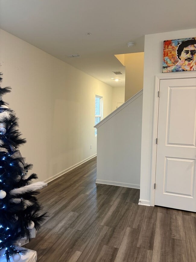 Building Photo - End-Unit Townhouse