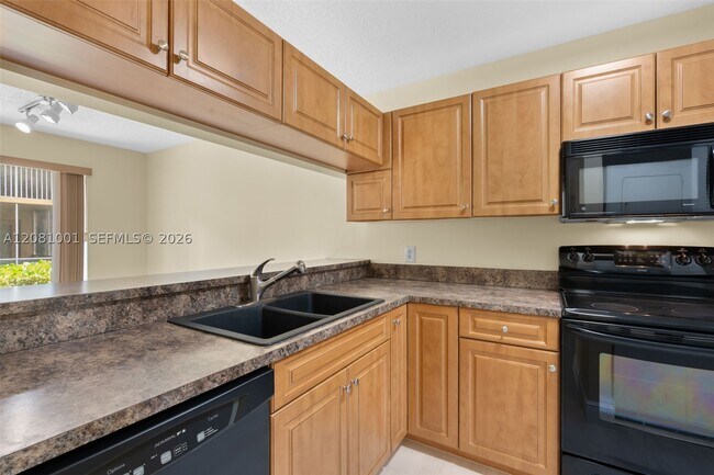 Building Photo - 1178 Coral Club Dr