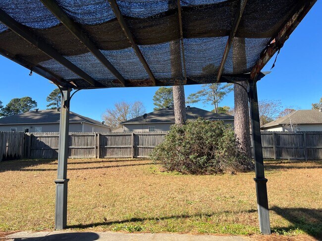 Building Photo - 303 Boston St