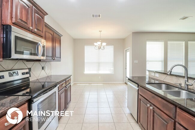 Building Photo - 8249 Summerview Ct