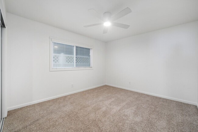 Building Photo - 403 38th St