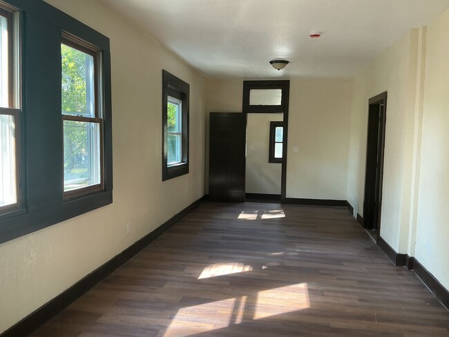Building Photo - Spacious and Updated Single Family Home