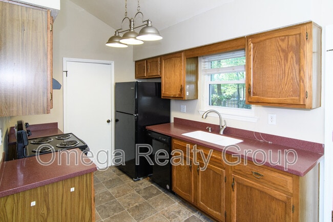 Building Photo - 2404 Glenmore Ct