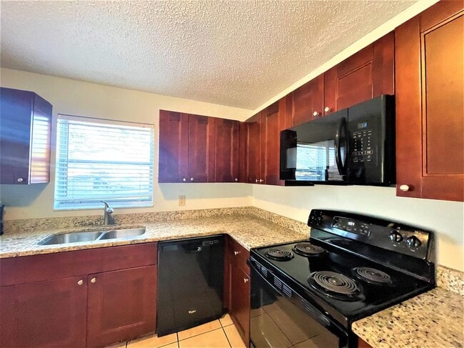 Building Photo - 11332 Walsingham Rd