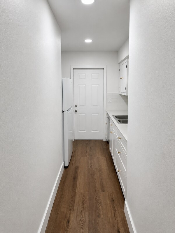 Building Photo - 2712 Oakcliff St
