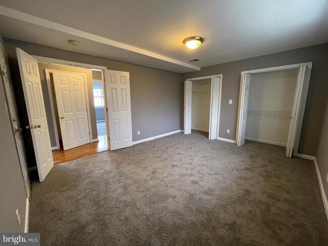 Building Photo - 2512 Markham Ln