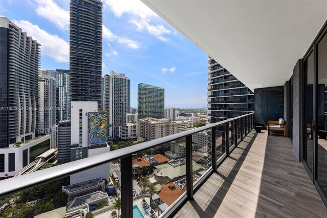 Building Photo - 801 S Miami Ave