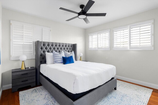 Building Photo - 5604 E Beverly Ln