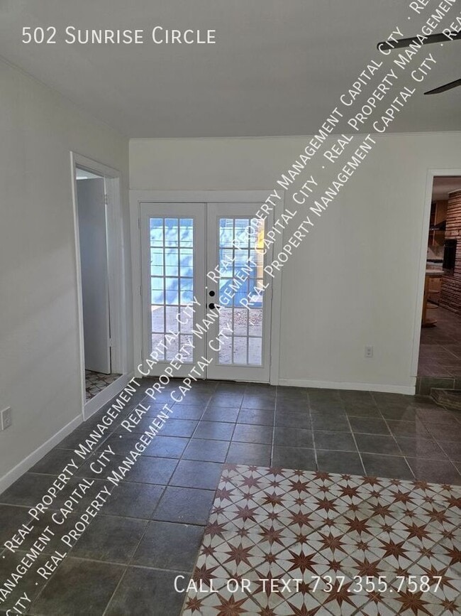 Building Photo - 502 Sunrise Cir