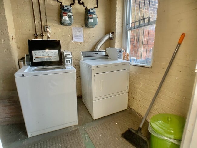 Building Photo - 320 Jefferson St