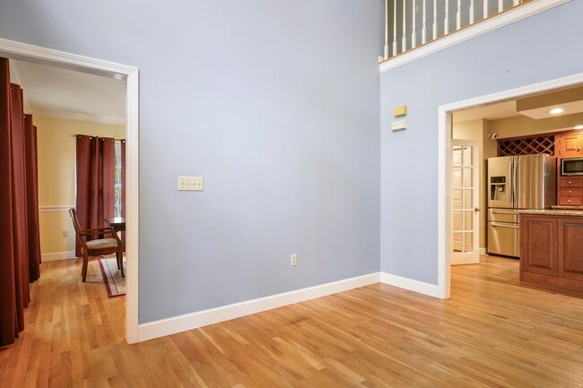 Building Photo - 13 Bear Hill Rd