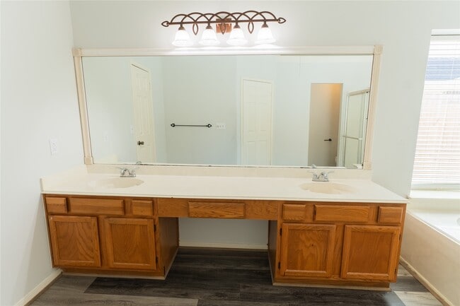 Building Photo - 4007 Spring Forest Dr