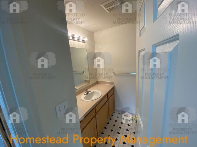 Building Photo - 164