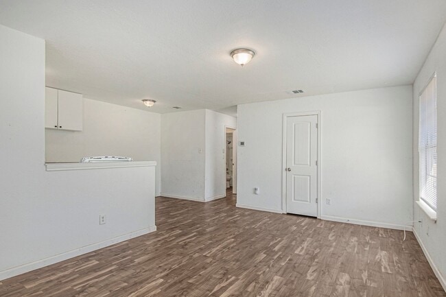 Building Photo - 6000 Calloway Ct