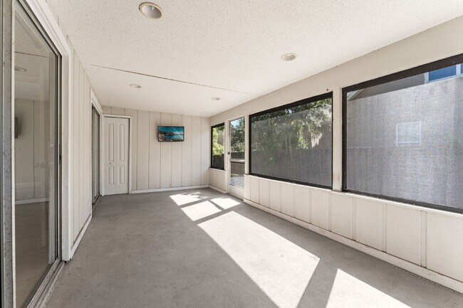 Building Photo - Charming 3-Bedroom Home with 2 Full Baths ...