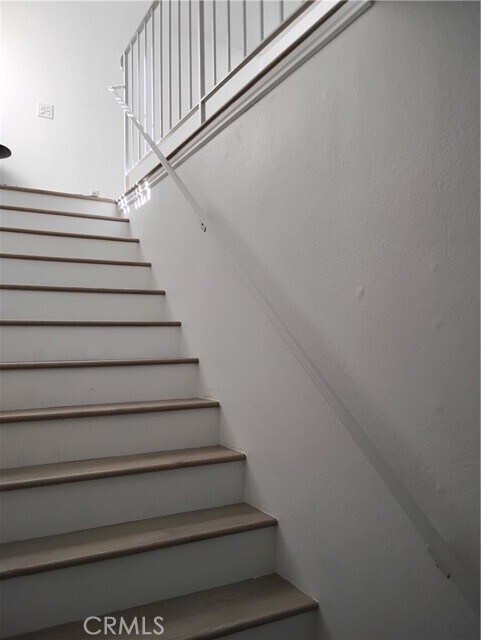 Building Photo - 428 Golden Springs Dr