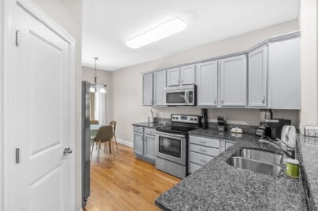 Building Photo - 116 Cypress Cir