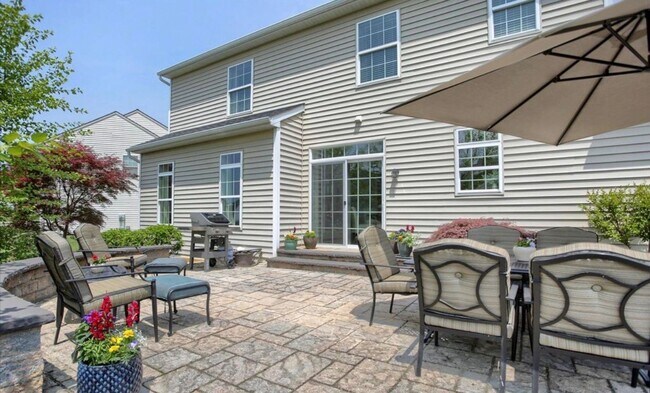 Building Photo - 834 Northern Spy Dr