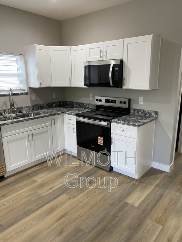 Building Photo - 931 N Beville Ave