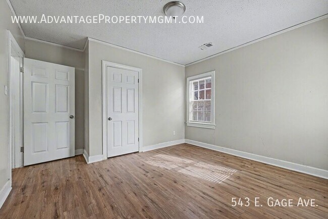 Building Photo - 543 E Gage Ave