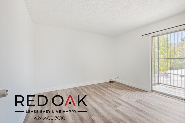 Building Photo - 10535 Lindley Ave