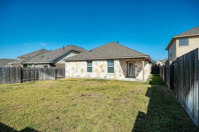 Building Photo - 320 Rock Mill Loop