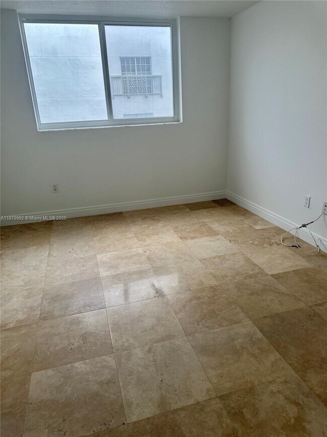 Building Photo - 401 Ocean Dr