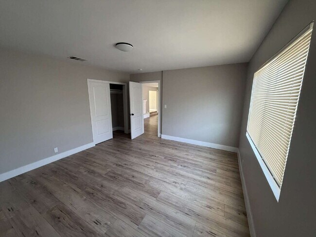 Building Photo - Modern Comfort Meets Timeless Charm