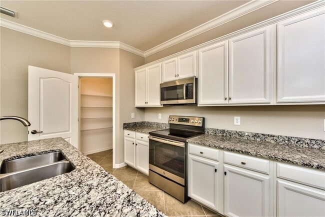 Building Photo - 9460 Foxglove Ln