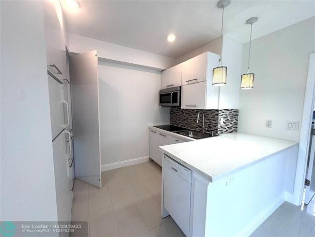 Primary Photo - 207 SE 10th Ter