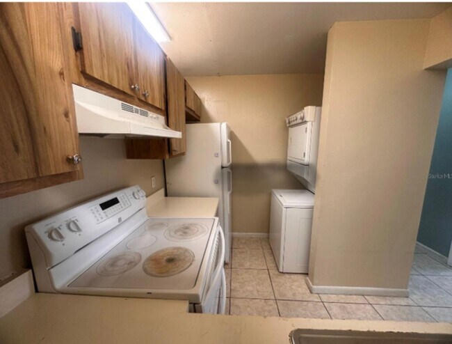 Building Photo - 5213 Via Hacienda Cir