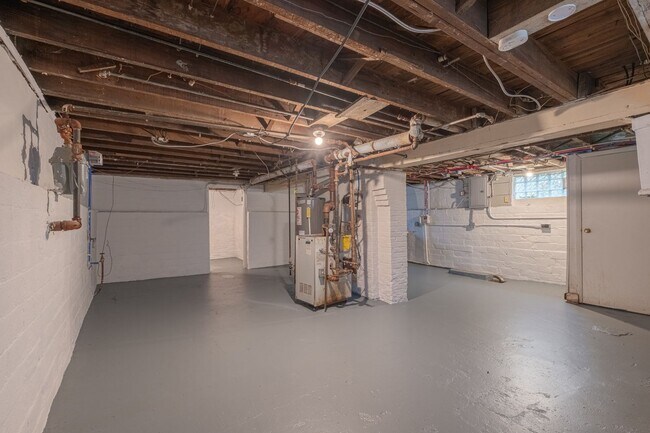 Building Photo - Single Family Home