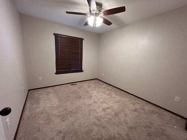 Building Photo - Beautiful 4 Bed 2 Bath Home