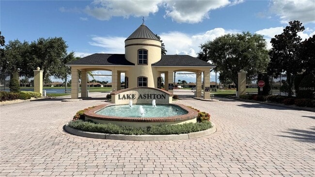 Building Photo - 5432 Hogan Ln