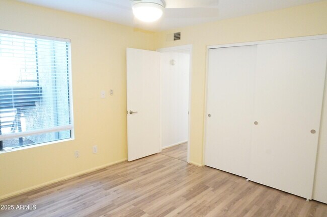 Building Photo - 10115 E Mountain View Rd