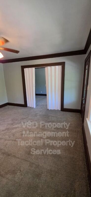 Building Photo - 4024 E 143rd St
