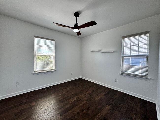 Building Photo - A Block From The Beaches! Ready 09-21-26! Oversized Parking Pad, Pet Friendly!