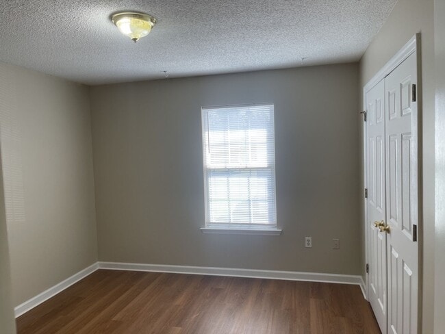 Building Photo - 22 E Dubois St