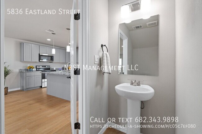 Building Photo - 5836 Eastland St