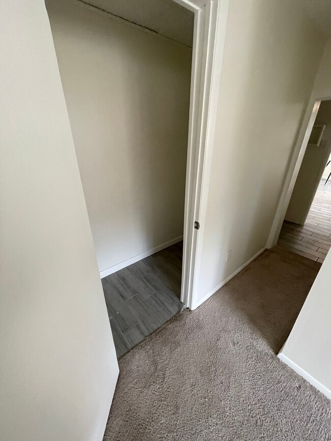 Building Photo - 5420 Lido St