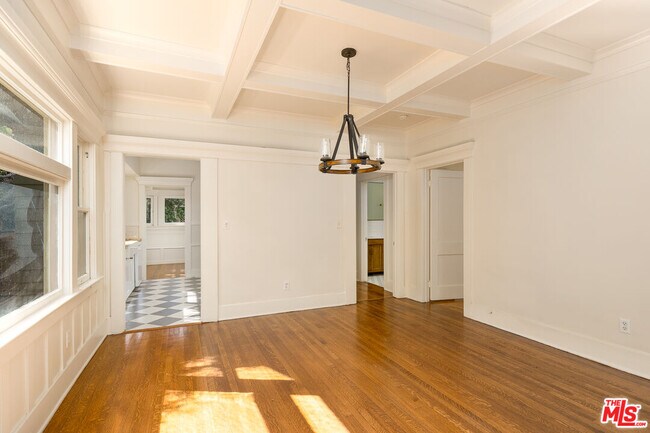 Building Photo - 2332 W 31st St