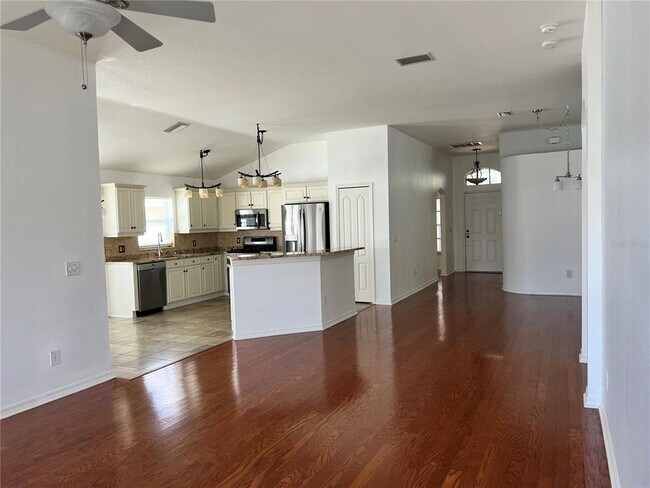 Building Photo - 12835 Standbridge Dr