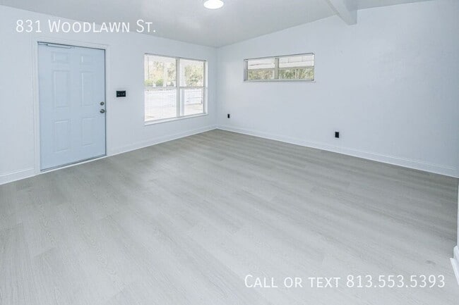 Building Photo - 831 Woodlawn St