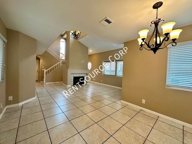 Building Photo - 3 Bedroom (2 Masters), 3 Full Bath House f...