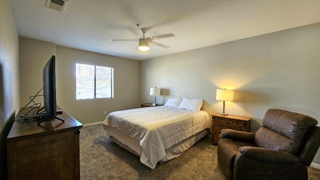 Building Photo - 4750 London Bridge Rd