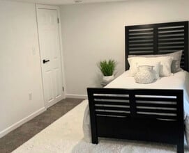 Building Photo - 11 Meadow St